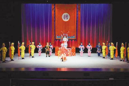 川剧《新辕门》在长假期间上演