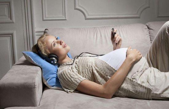 孕妇经常熬夜危害大 影响胎儿生物钟正常建立