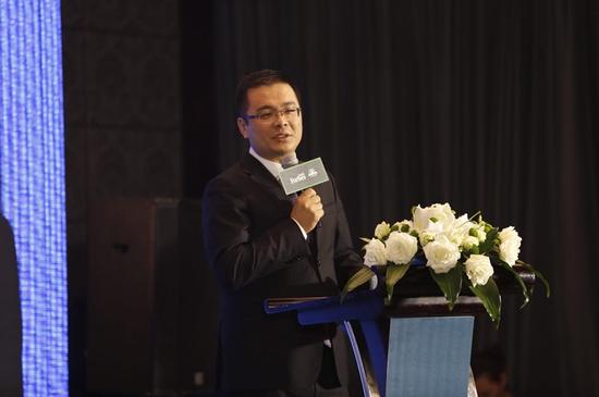 外联出国顾问集团执行总裁张博