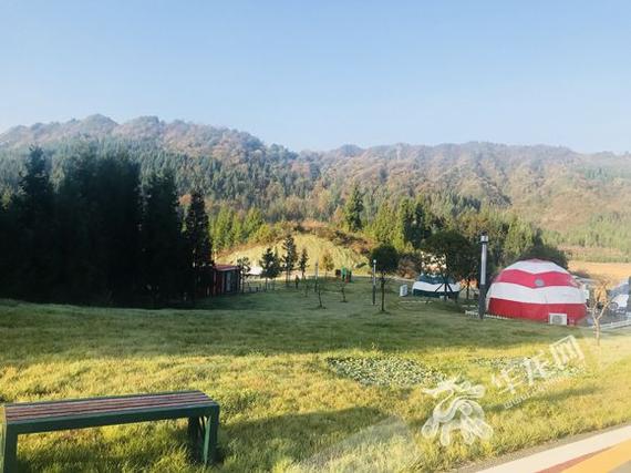冷水服务区生态旅游自驾营地。记者 刘艳 摄