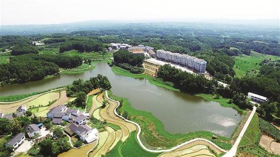 涪陵区蔺市镇龙泉村农民新村