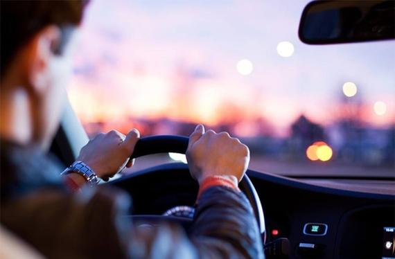 冬天前挡玻璃总是起雾怎么办?4招搞定!_重庆汽