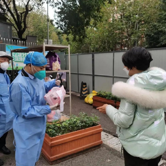 ▲巫溪县文旅委田飞向(渝中区文旅委挂职干部)(左二)