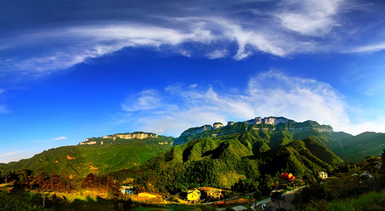金佛山主峰。 汪新 摄