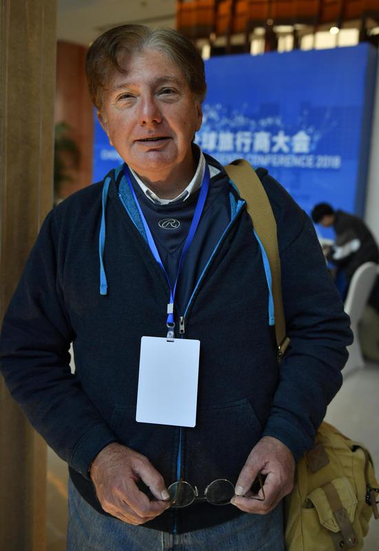美国记者 David。崔景印 摄