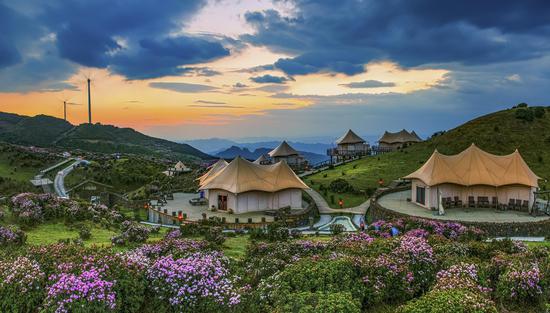 盘州市乌蒙大草原景区故艾蒙帐篷营地