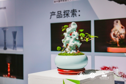 残疾人艺术家樊登勇太湖石作品
