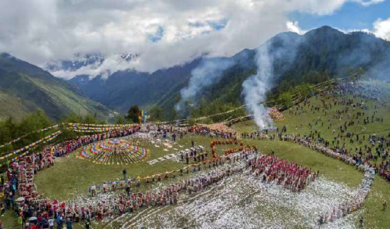 四姑娘山传统朝山会