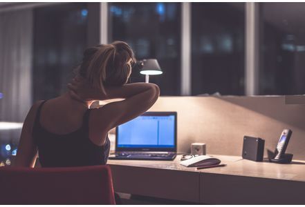 你还在熬夜吗?这几点帮你把熬夜伤害降到最低