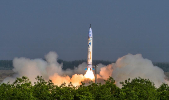 “重庆两江之星”OS-X火箭“首飞成功。（万难/摄）