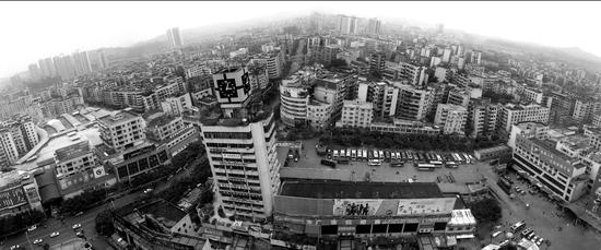 《 二级车站,合州市场原貌》 唐坤华摄于2009年