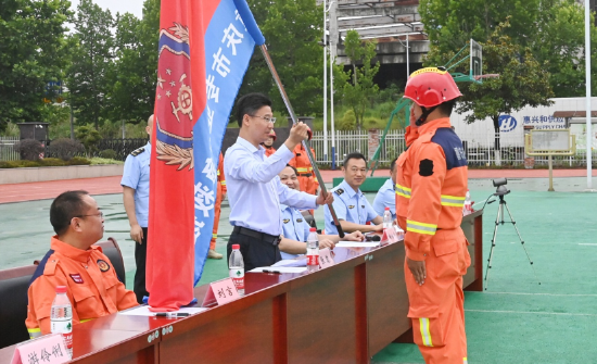 两江新区首支专业应急救援队结业。应急管理局供图