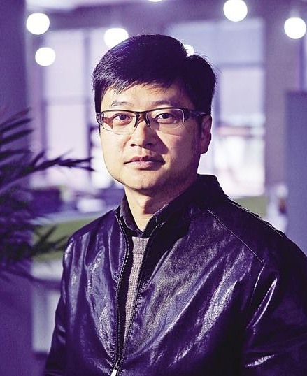 潘周平