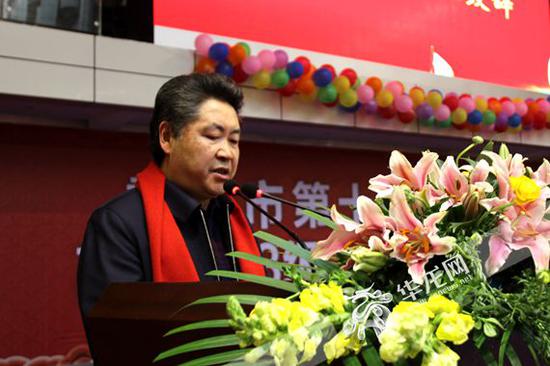 校长钟进友深情寄语高三学子 岳洪玉 摄