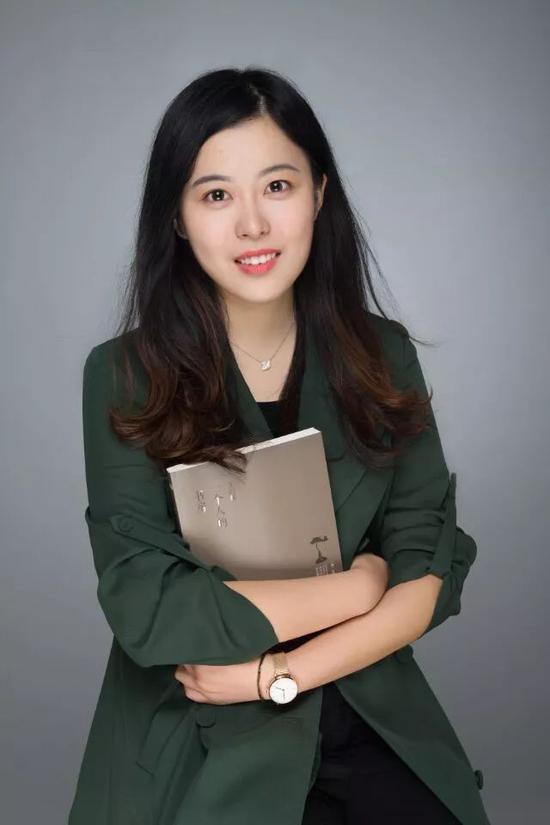 雷喻捷 重庆工商大学会计学院的14级会计学一班学生