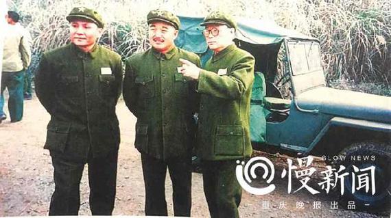 苟文吉与许多著名演员艺术家的合影