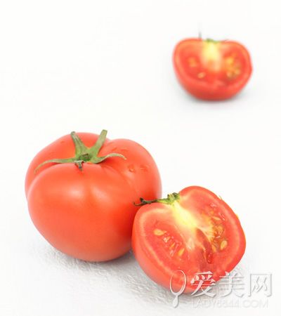  夏日必备轻食：优选蔬果增效沙拉瘦身力 