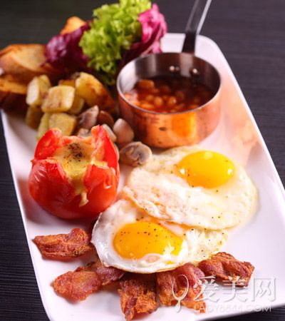  夏日必备轻食：优选蔬果增效沙拉瘦身力 