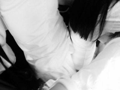 老人用下体蹭女乘客臀部(网友供图)