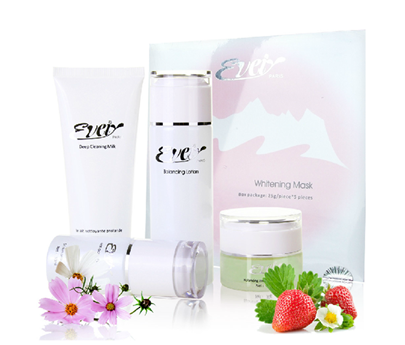 蜜月归来依然靓丽 盛夏旅游做好美白祛痘印|夏