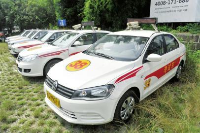 调查成都驾校教练车与考试车型不一 成学员心