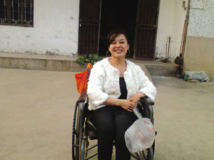 杭州临安29岁漂亮女孩患上怪病瘫痪17年(图)