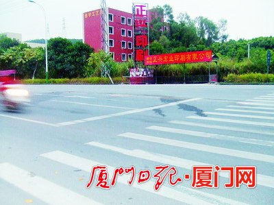 摩托皮卡相撞两名小伙殒命 该地事故频发待整