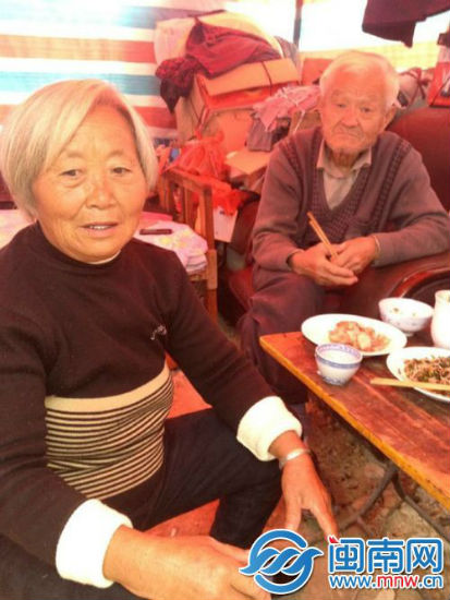 事件受到相关部门重视后,老人终于有胃口吃饭了