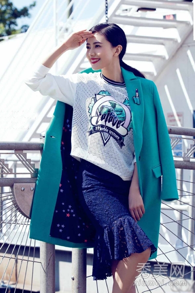 女神高圆圆街拍示范 毛呢大衣美搭