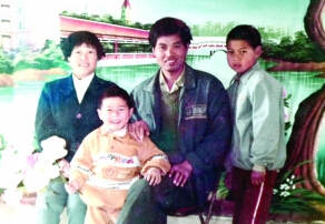 宿迁母亲捡破烂培养2个儿子 如今成为校长和公务员