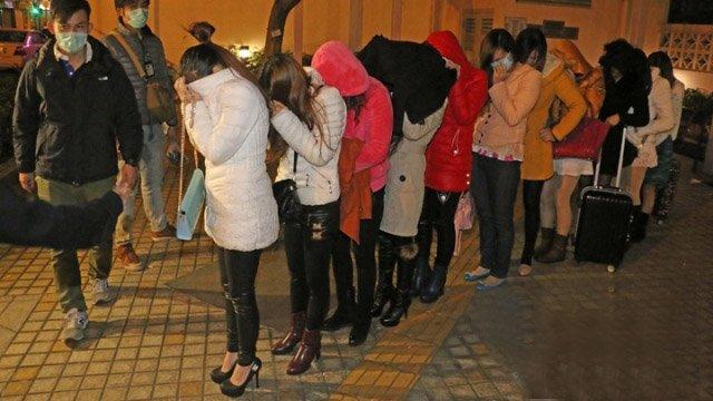 图为香港警方扫黄现场