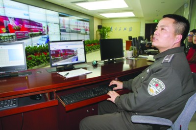 合肥城管自学成软件工程师 开发市容管理实景