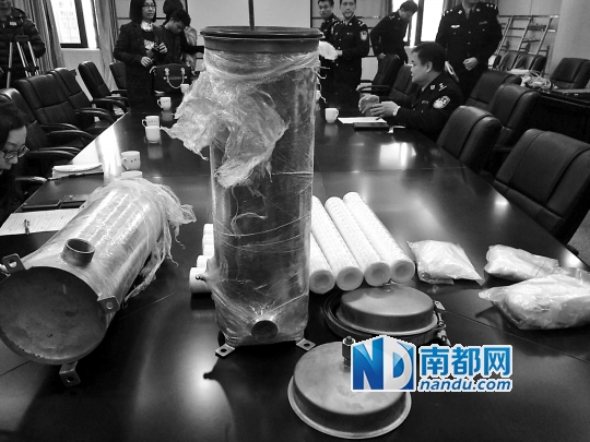 78袋K粉藏在5支不锈钢过滤器的内胆中。 警方供图