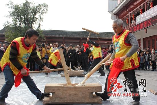 打糍粑现场