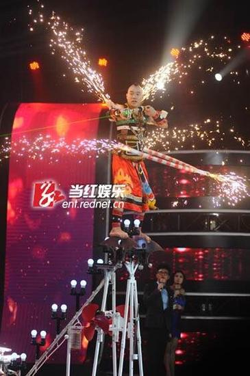 不少民间达人参与“百姓春晚”录制