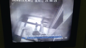 任某强制猥亵小李视频监控截图