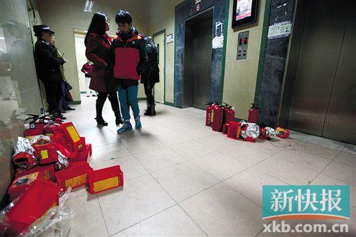 华师教师村起火200多户紧急疏散 有住户经天台