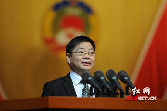 省政协委员吴金明:实施农产品健康生产工程刻