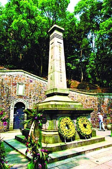 岳麓山下的73军抗日阵亡将士公墓。