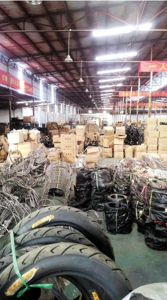长江摩托负责人失联，年底，珠三角地区已有多家摩托车企业清盘破产。图为1月15日，配套商拍摄到长江工厂的情况。