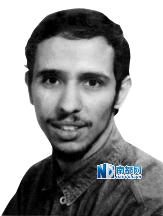斯拉伊曾在德国杜伊斯堡攻读电气工程学位。他被指控为实施9·11恐怖袭击的汉堡恐怖小组提供支持,但这一指控从未得到证实。