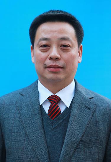 黄保锦同志简介：