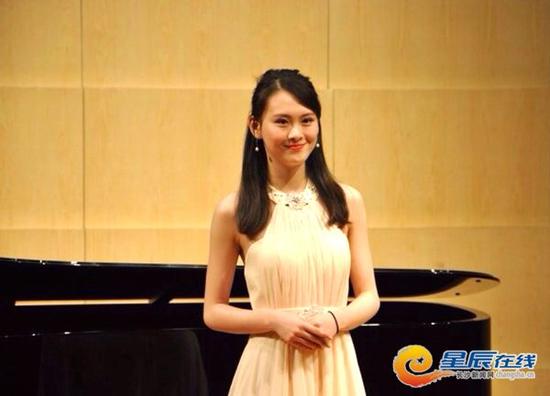 中央音乐学院校花潘杭苇向微长沙网友拜年(视频)