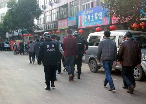 孝昌警方捣毁4家地下赌博游戏厅 销毁游戏机1