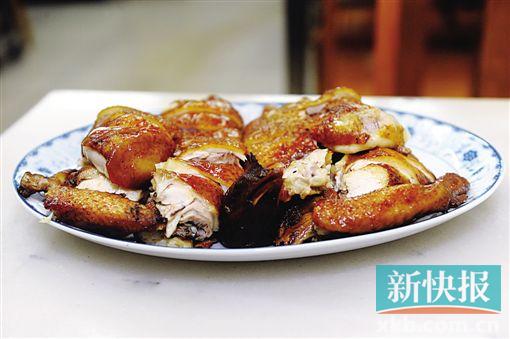 ■太爷鸡制作过程。