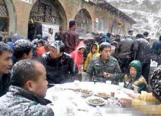 在陕西有一种聚餐叫“坐席”!