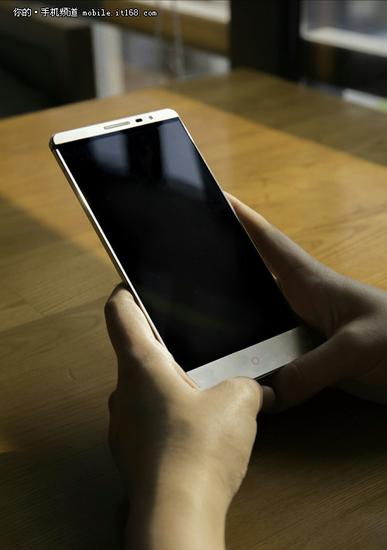 非无边框设计 nubia Z9真机曝光