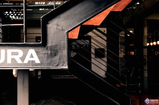 轻薄触控单反2in1 尼康D5500首发评测