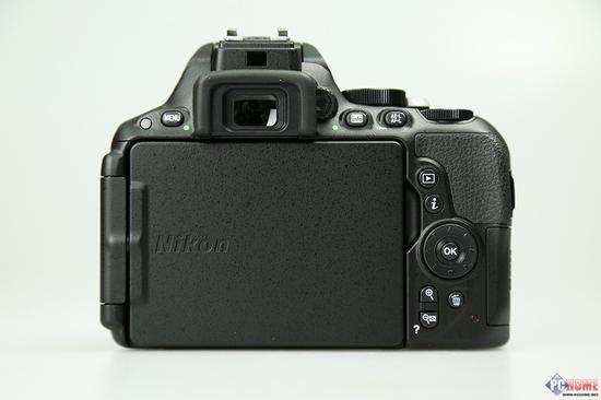 轻薄触控单反2in1 尼康D5500首发评测