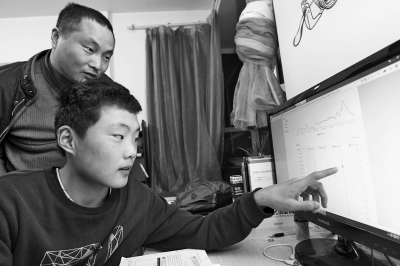 15岁的少年已是父亲手下成本最低的“得力干将”。
